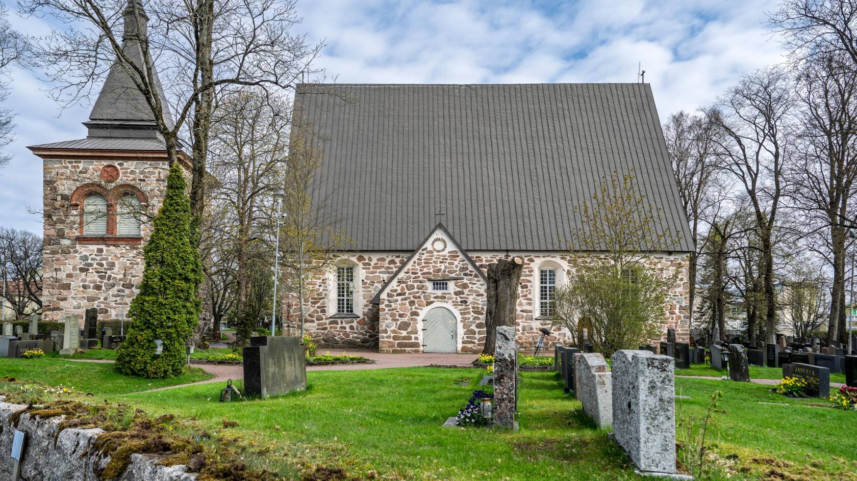 Pyh n Mikaelin Kirkko Laitilan Seurakunta Pyh n Mikaelin Kirkko Laitilan Seurakunta