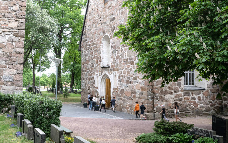 Kirkkoon